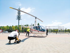 昆明捞渔河湿地公园的直升机低空观光旅游航线试运行
